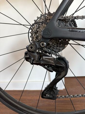 Used Canyon Ultimate CFR Di2 2023 2023 Road & Gravel, Schwarz — image 6 of 9