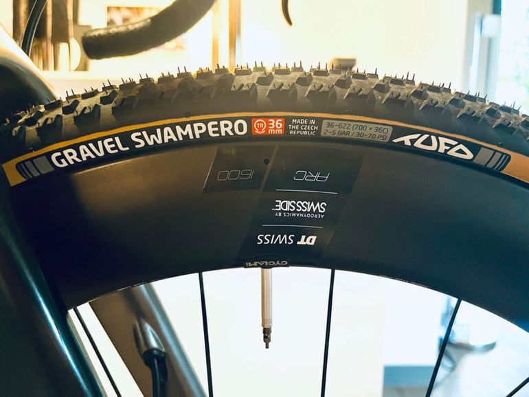 Used Canyon Inflite CF SLX 9.0 Pro Race 2018 2018 Road & Gravel, Black — image 12 of 15