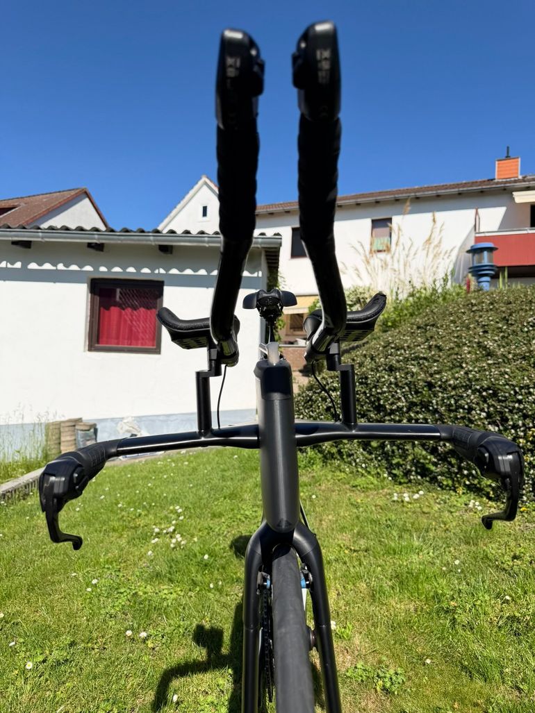 Used Canyon Speedmax CF SLX 9.0 2018 2018 Road & Gravel, Black — image 10 of 17