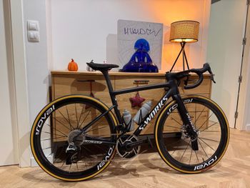 Used Specialized S-Works Tarmac SL8 - SRAM RED AXS 2026 2026 Road & Gravel, Blue — image 2 of 3