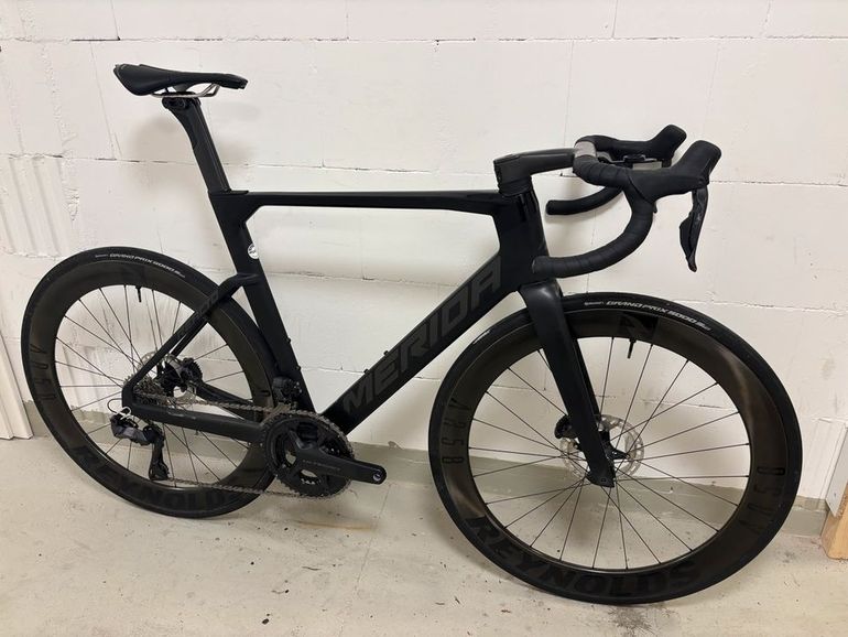 Used Merida MERIDA REACTO 8000 2023 Road & Gravel, Black — image 1 of 15
