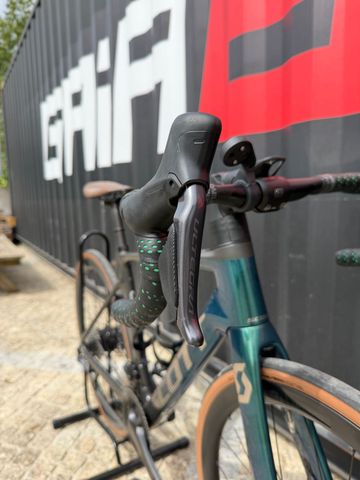 Brugt Scott Addict RC eRIDE 10 2025 2025 Road & Gravel — billede 8 af 10