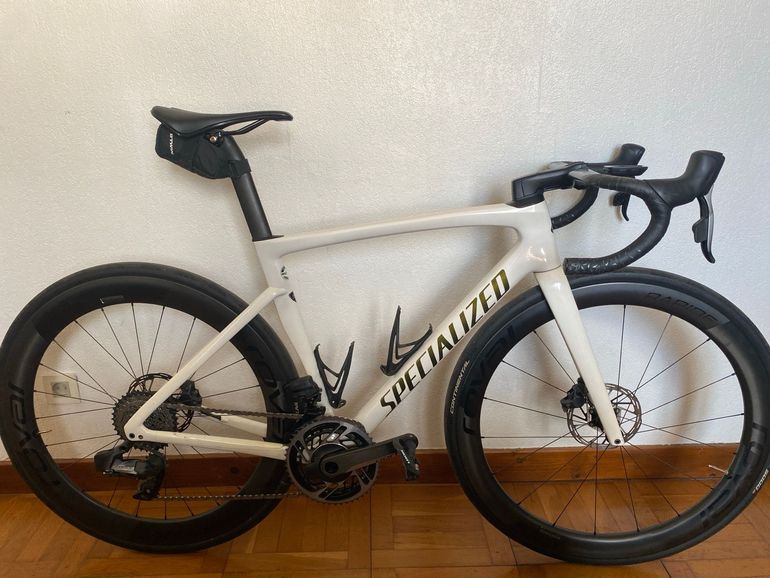Used Specialized Tarmac SL7 Pro - SRAM Force eTap AXS 2023 2023 Road & Gravel, White — image 1 of 8