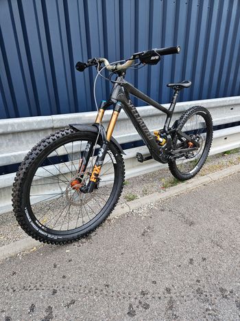 Used Specialized Shimano Deore XT 2021 Mountainbike — image 2 of 6