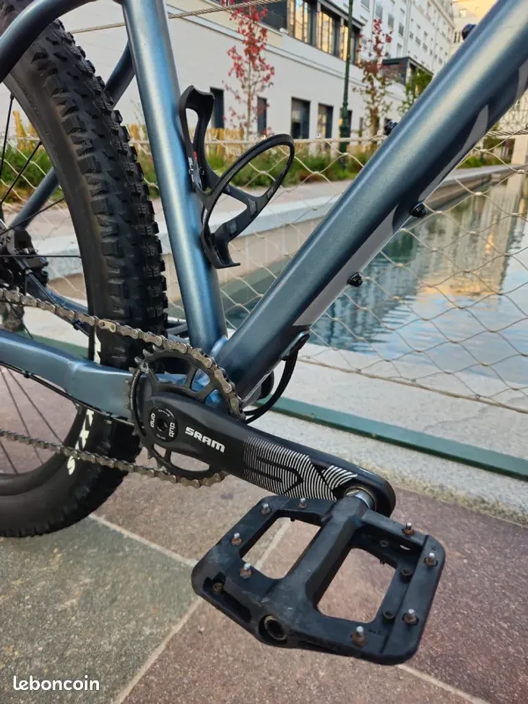 Used Giant Giant Fathom 1 2022 - Taille L 2022 Mountainbike — image 5 of 15