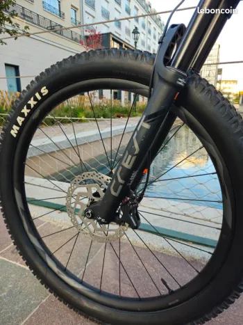 Used Giant Giant Fathom 1 2022 - Taille L 2022 Mountainbike — image 14 of 15