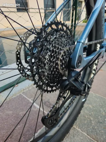 Used Giant Giant Fathom 1 2022 - Taille L 2022 Mountainbike — image 8 of 15