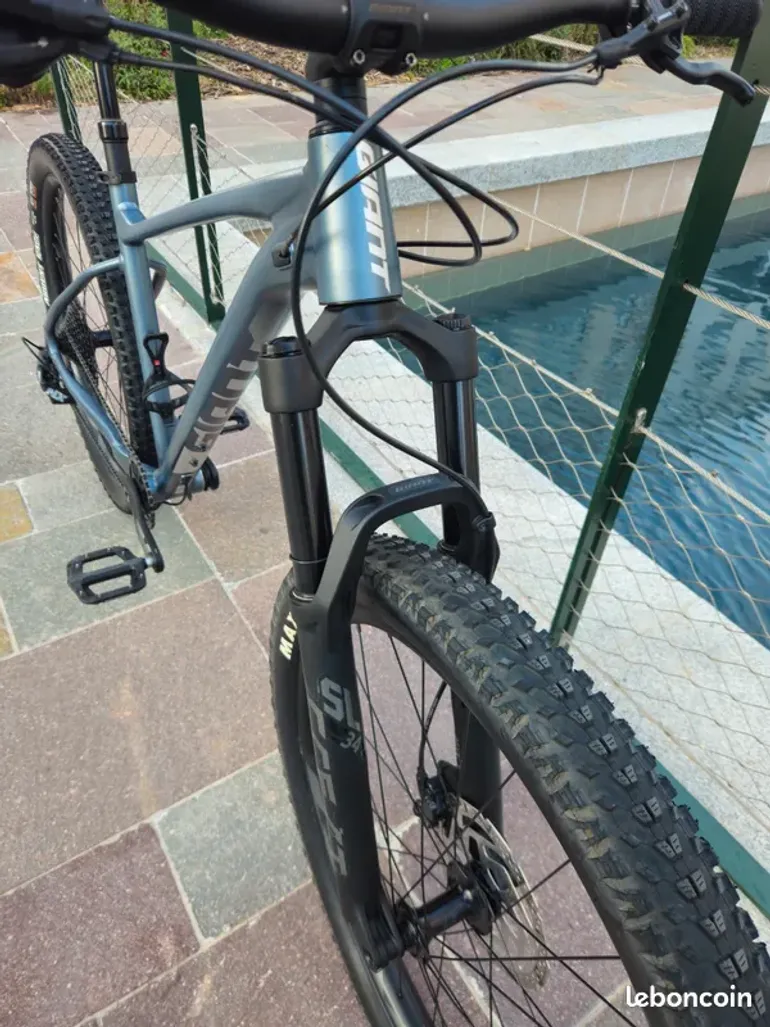 Used Giant Giant Fathom 1 2022 - Taille L 2022 Mountainbike — image 4 of 15