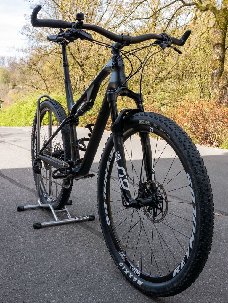 Used Canyon Lux CF SLX 9.0 2020 2020 Mountainbike — image 5 of 14