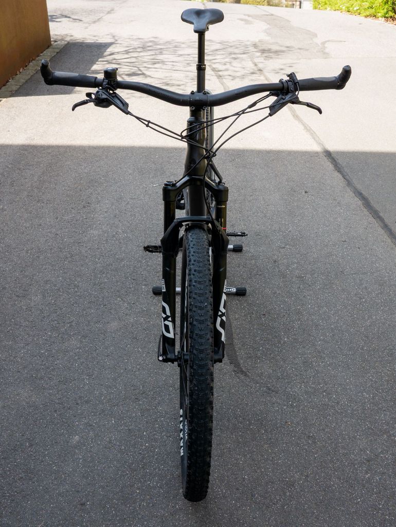 Used Canyon Lux CF SLX 9.0 2020 2020 Mountainbike — image 9 of 14