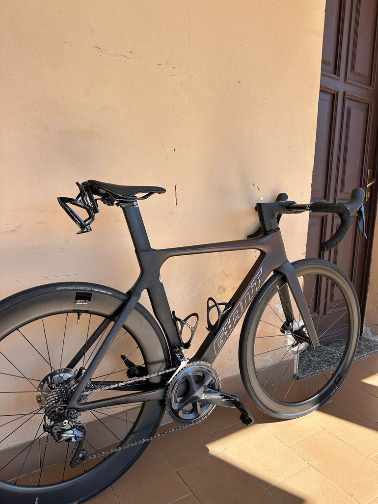 Used Giant Propel Advanced 1 Disc 2020 2020 Road & Gravel, Black — image 1 of 17