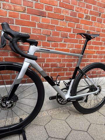Used Cannondale Supersix Shimano Ultegra Di2 2023 Road & Gravel, Light Gray — image 11 of 14