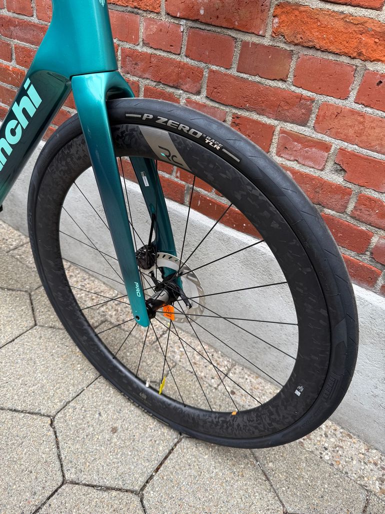 Used Bianchi Infinito Pro ULTEGRA DI2 4IIII PWM 2026 2026 Road & Gravel — image 4 of 17