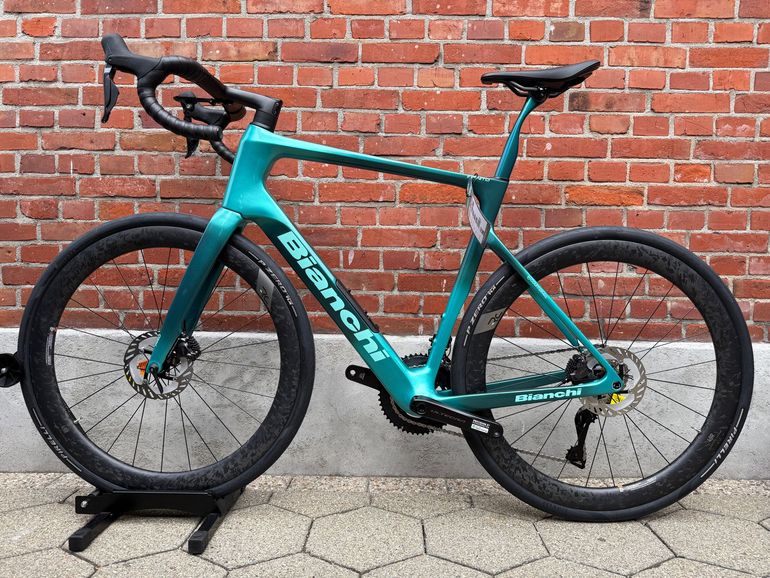 Used Bianchi Infinito Pro ULTEGRA DI2 4IIII PWM 2026 2026 Road & Gravel — image 12 of 17