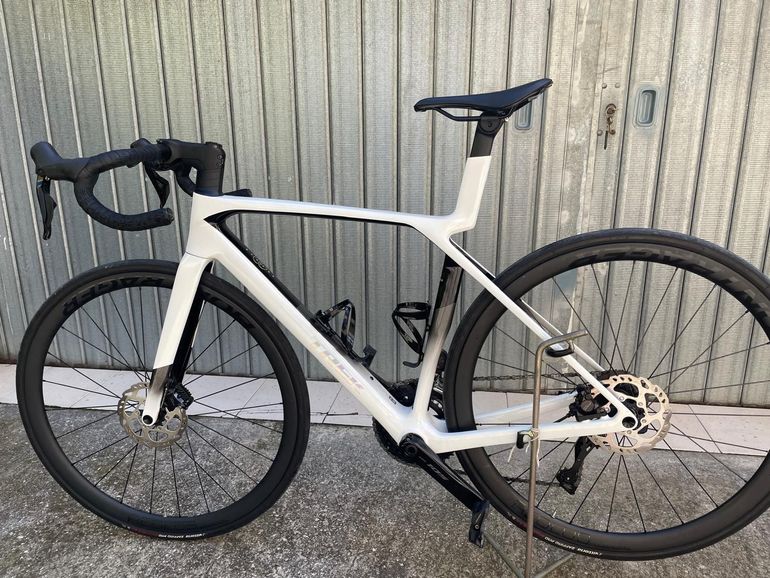 Used Trek Madone SL 6 Gen 8 2025 2025 Road & Gravel — image 1 of 7