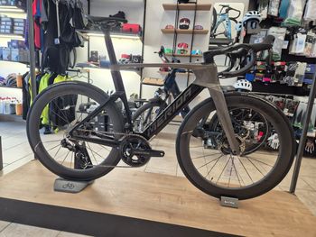 Used Merida Merida Reacto Team 2027 2027 Road & Gravel, Light Gray — image 8 of 9