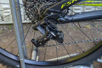 Used Specialized Turbo Levo FSR Comp 6Fattie 2017 2017 Mountainbike, Hellgrau, 27.5 — image 2 of 8