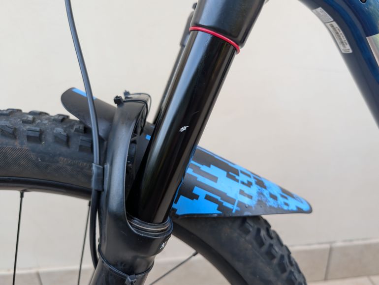 Used Trek Roscoe 8 2023 2023 Mountainbike, Blue, 27.5, 29 — image 8 of 10