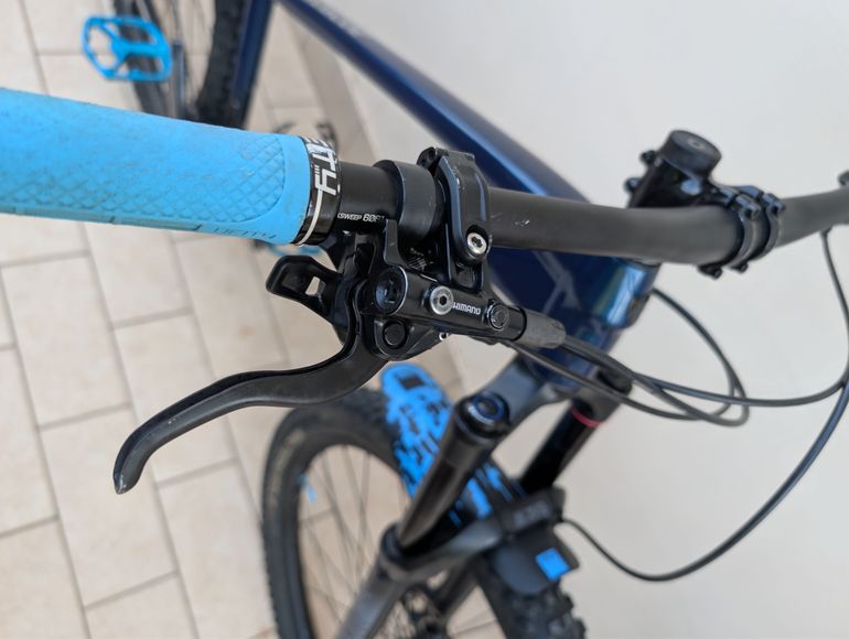 Used Trek Roscoe 8 2023 2023 Mountainbike, Blue, 27.5, 29 — image 3 of 10