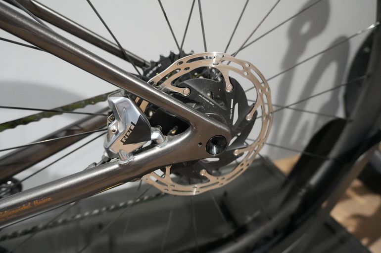 Used Specialized S-Works Roubaix SL8 – SRAM RED AXS 2025 2025 Road & Gravel — image 9 of 11