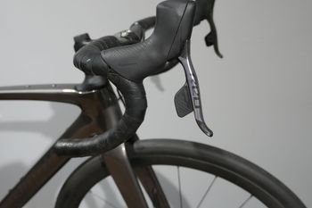 Used Specialized S-Works Roubaix SL8 – SRAM RED AXS 2025 2025 Road & Gravel — image 5 of 11