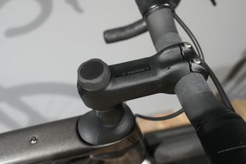 Used Specialized S-Works Roubaix SL8 – SRAM RED AXS 2025 2025 Road & Gravel — image 7 of 11