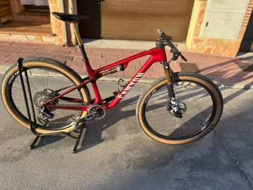 Używany Canyon Lux World Cup CF 8 2024 2024 MTB
