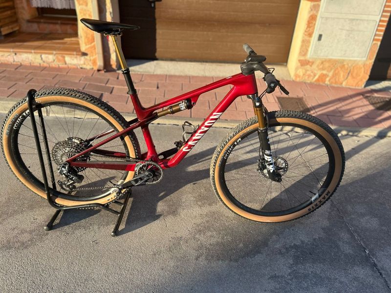 Used Canyon Lux World Cup CF 8 2024 2024 MTB