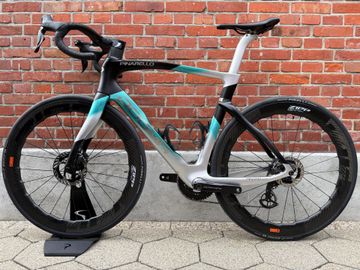 Used Pinarello Dogma Shimano Dura Ace Di2 2024 Road & Gravel, Black — image 11 of 16