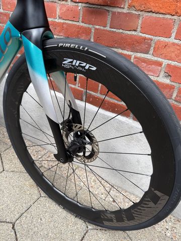 Used Pinarello Dogma Shimano Dura Ace Di2 2024 Road & Gravel, Black — image 4 of 16