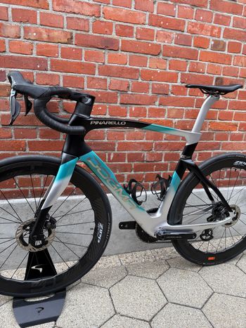 Used Pinarello Dogma Shimano Dura Ace Di2 2024 Road & Gravel — image 12 of 16