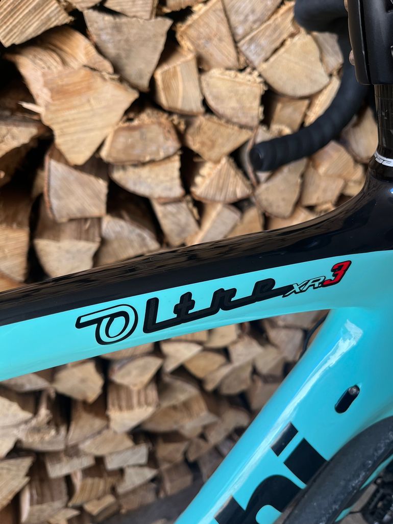 Used Bianchi Oltre XR3 Ultegra Di2 2020 2020 Road & Gravel — image 4 of 6