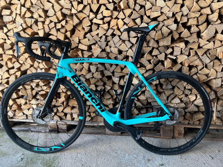 Used Bianchi Oltre XR3 Ultegra Di2 2020 2020 Road & Gravel — image 1 of 6