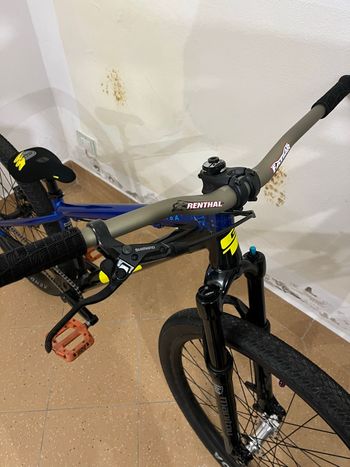 Used GT La Bomba Pro 2022 2022 Mountainbike, Blu — image 6 of 10