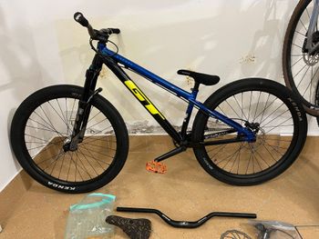 Used GT La Bomba Pro 2022 2022 Mountainbike, Blu — image 2 of 10