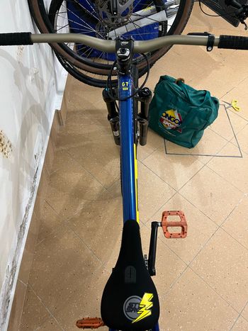 Used GT La Bomba Pro 2022 2022 Mountainbike, Blu — image 7 of 10