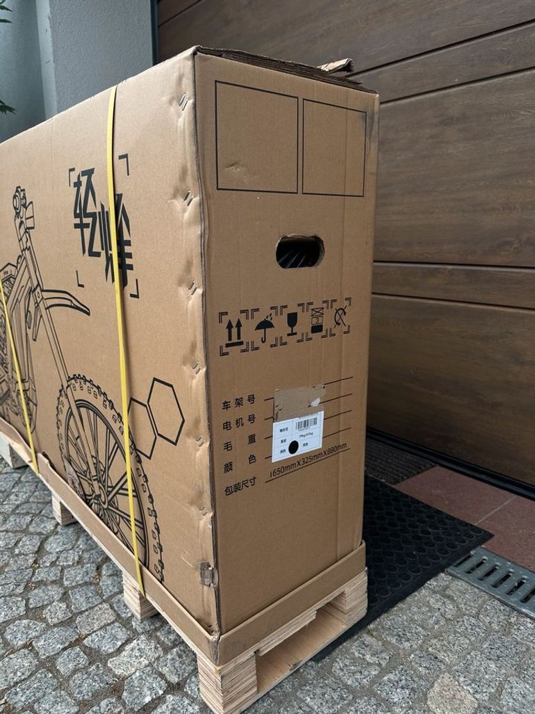 Used 3T Surron Light Bee X LBX 2025 8kW 80km/h Orginalkarton EU Ladeg 2025 Road & Gravel — image 2 of 15