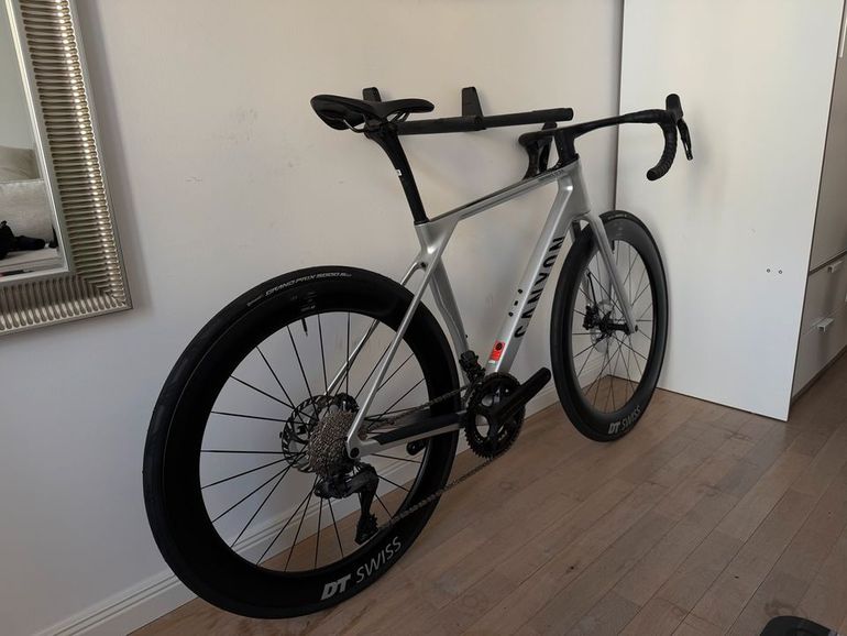 Used Canyon Endurace CF 8 Di2 2025 2025 Road & Gravel — image 2 of 15