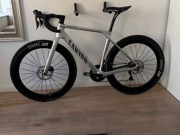 Used Canyon Endurace CF 8 Di2 2025 2025 Road & Gravel — image 10 of 15
