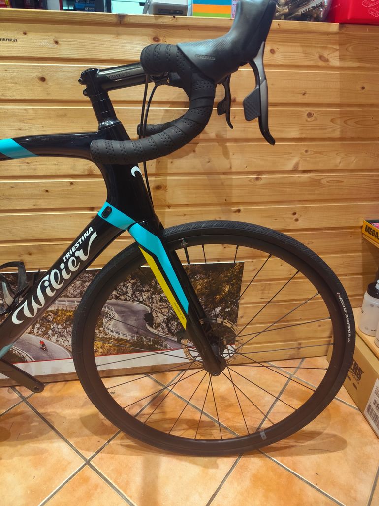 Used Wilier GTR TEAM SRAM FORCE 2023 2023 Road & Gravel — image 2 of 13