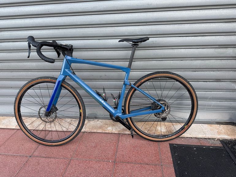 Used BMC URS THREE 2020 2020 Road & Gravel — image 1 of 4