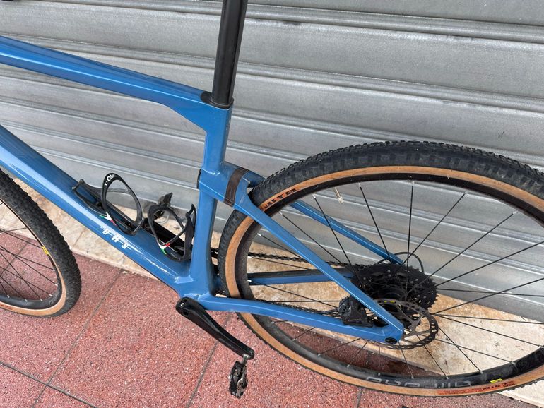 Used BMC URS THREE 2020 2020 Road & Gravel — image 3 of 4
