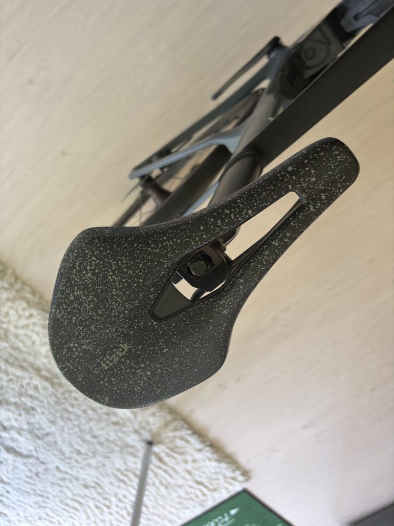 Used BMC Timemachine SRAM Rival eTap AXS 2023 Road & Gravel, Light Gray — image 10 of 11