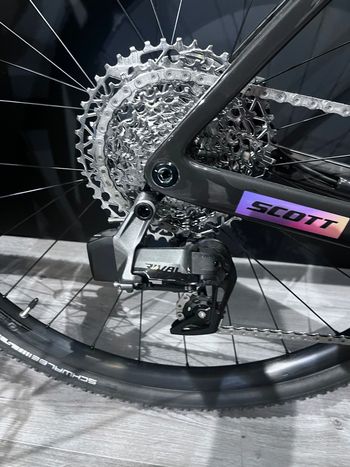 Used Scott Addict Gravel 30 2025 2025 Road & Gravel — image 9 of 9