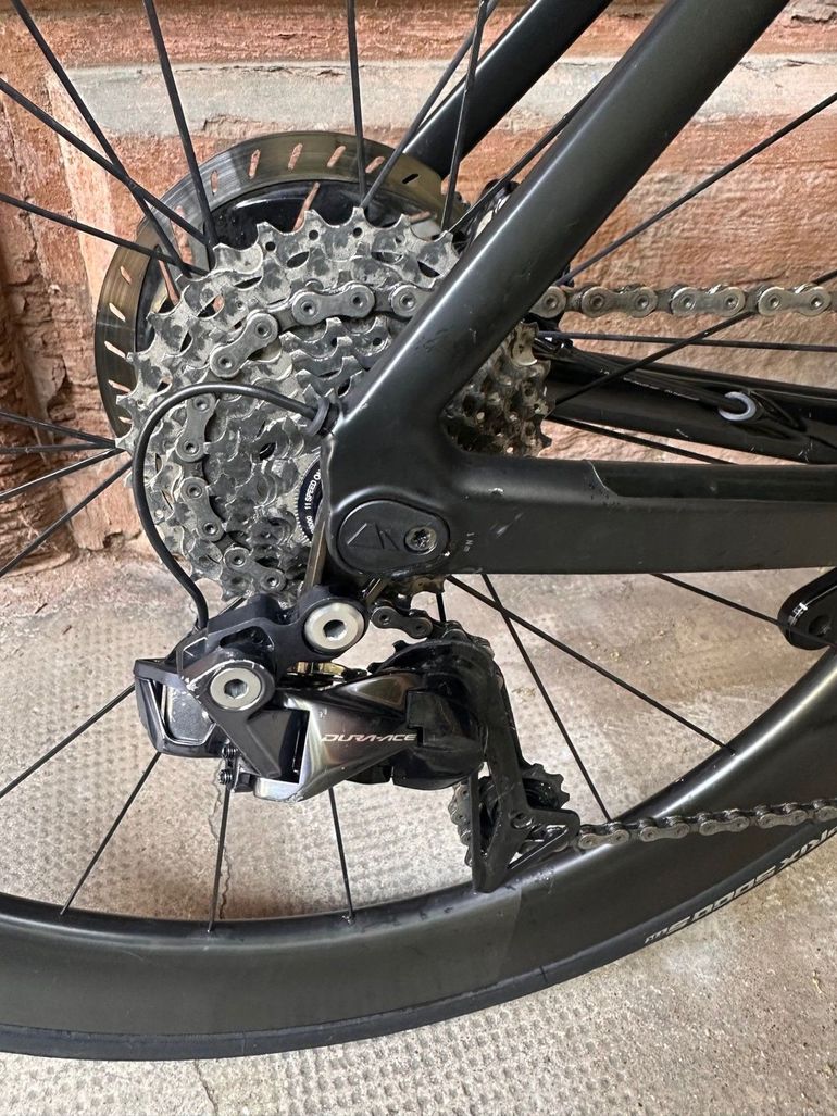 Used Canyon Canyon Aeroad CF SLX Disc 9.0 Di2 2019 2019 Road & Gravel, Schwarz — image 3 of 9
