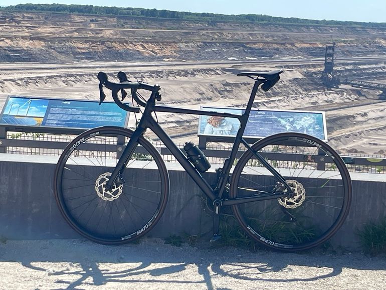Used Cannondale Caad Shimano 105 2022 Road & Gravel, Black — image 1 of 3