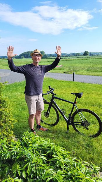 Used Cannondale Caad Shimano 105 2022 Road & Gravel, Black — image 2 of 3