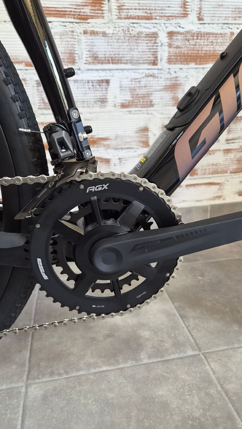 Giant Revolt Advanced 2 2025 2025 Road & Gravel d'occasion — image 4 sur 9