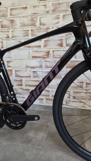 Giant Revolt Advanced 2 2025 2025 Road & Gravel d'occasion — image 6 sur 9