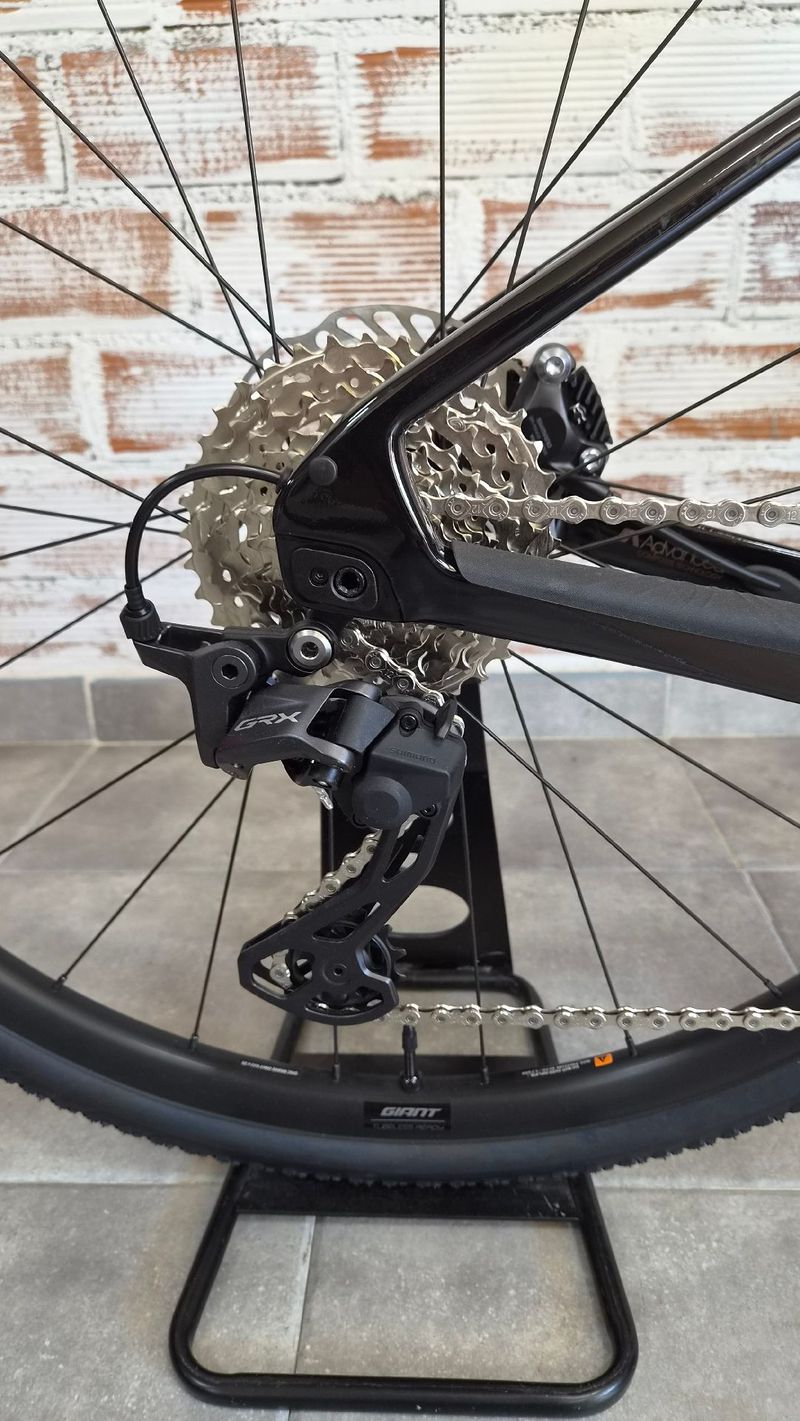 Giant Revolt Advanced 2 2025 2025 Road & Gravel d'occasion — image 3 sur 9